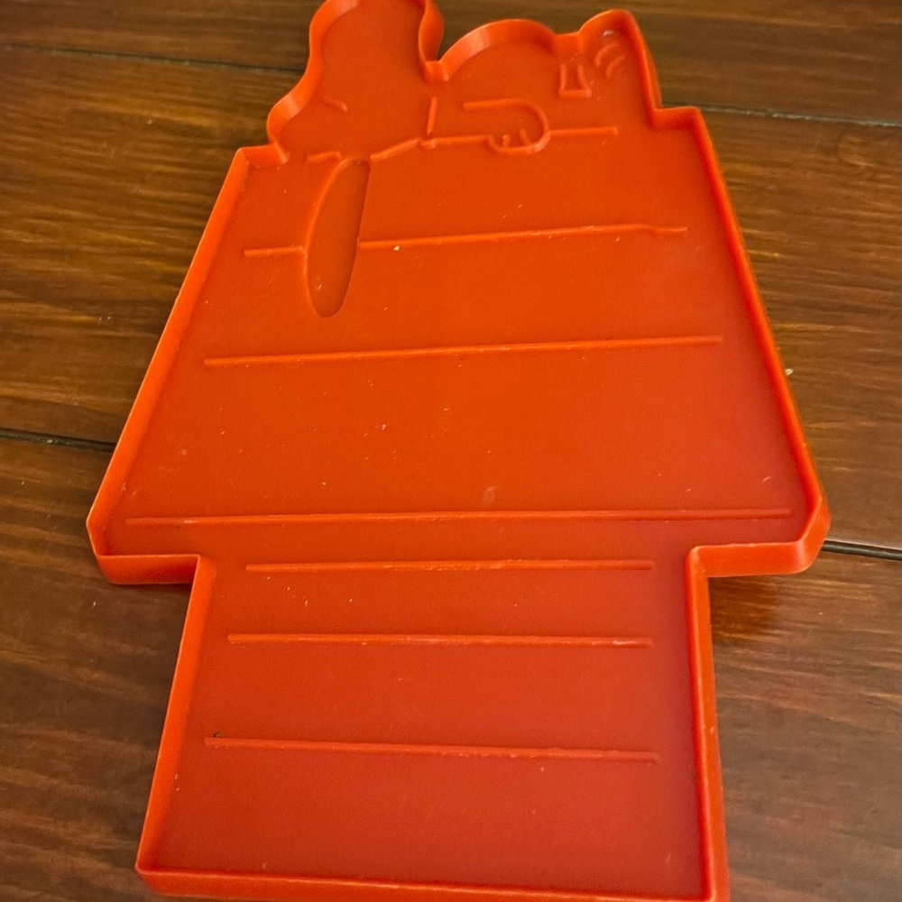 Peanuts - Snoopy On Doghouse 5”x8” Large Red Cookie Cutter